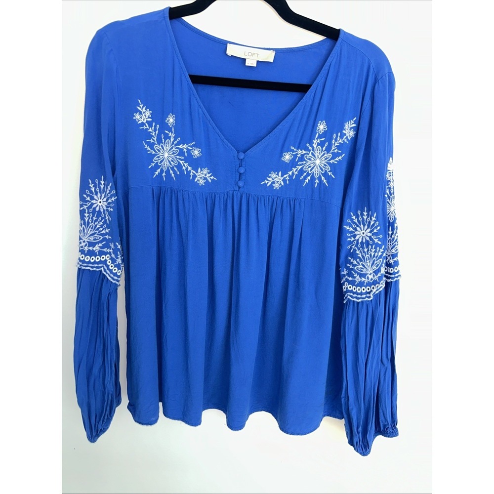 LOFT Peasant Ruffle V Neck Long Sleeve  M Blouse Blue With White‎ Embroidered